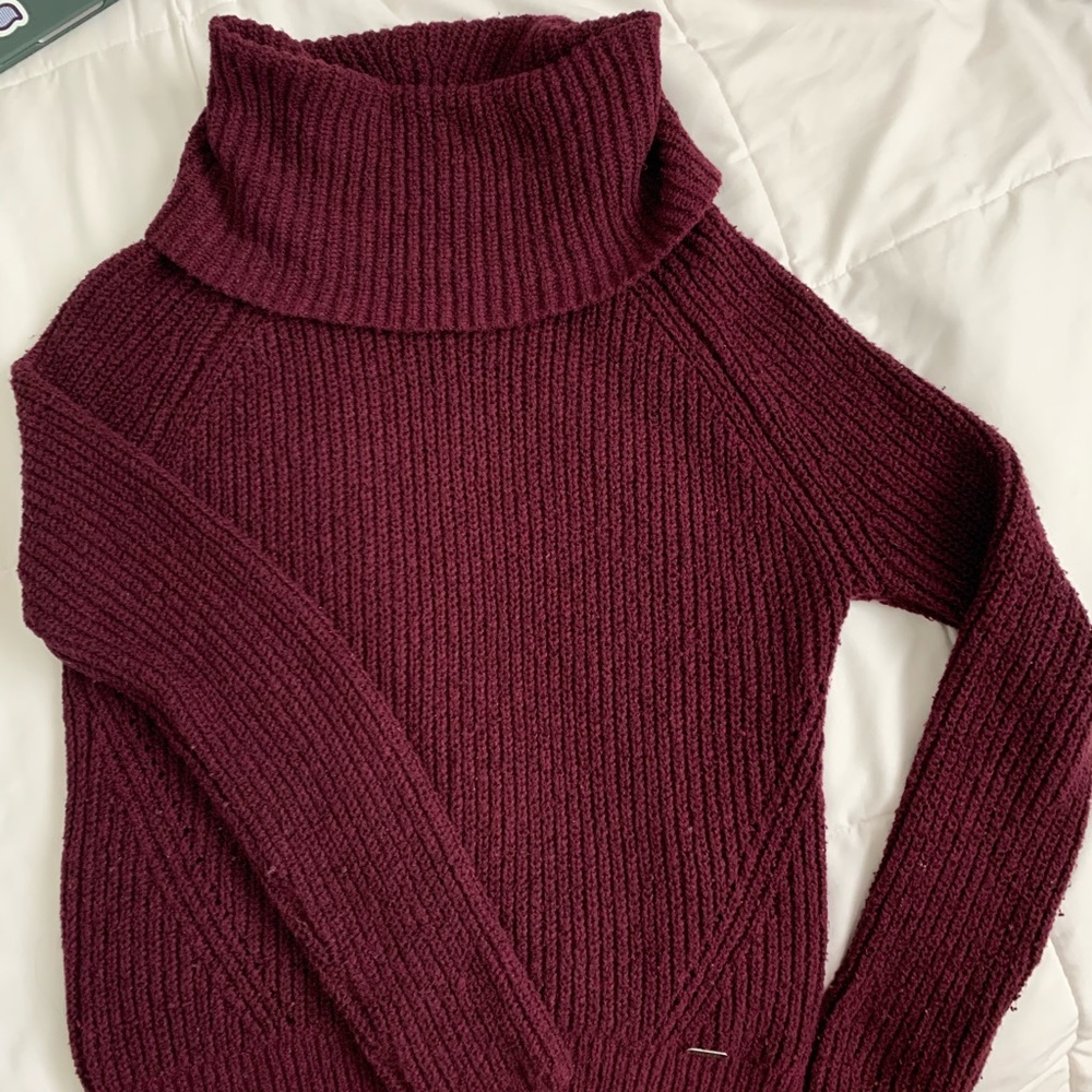 Hollister knit sweater